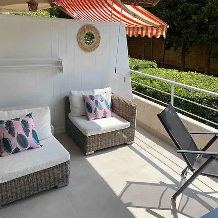 Au Centre De Avec Terrasse アパート サントロペ