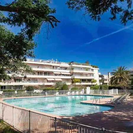 Au Centre De Avec Terrasse サントロペ