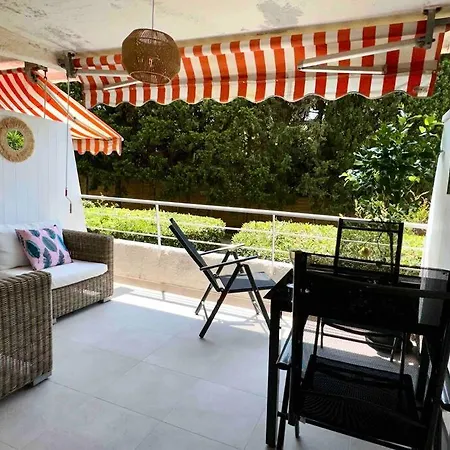 Avec Terrasse Au Centre De *