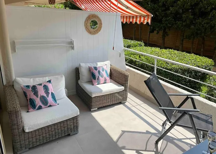 Au Centre De Avec Terrasse Apartman Saint-Tropez