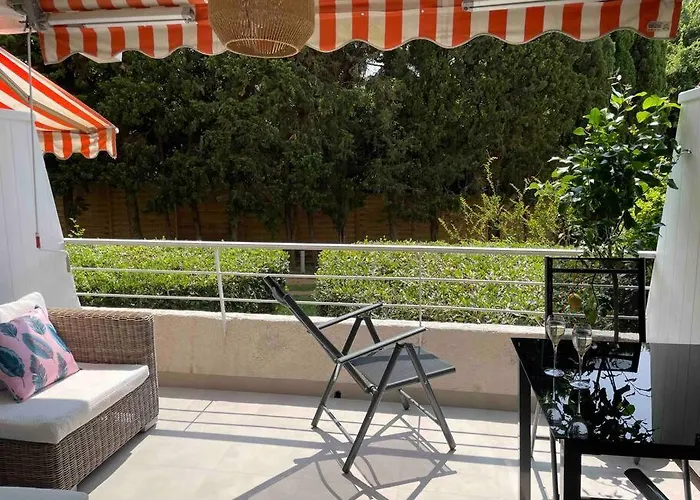 Au Centre De Avec Terrasse Apartman *